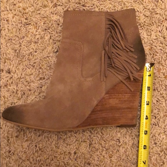 Suede tan Abound wedges fringe size10 - Picture 5 of 6